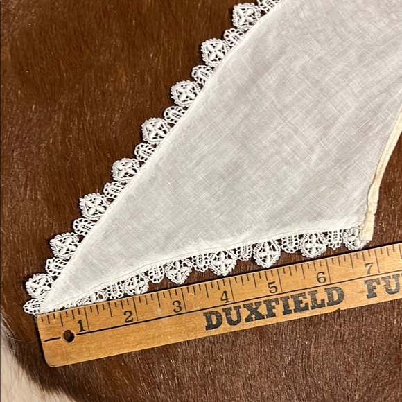 vintage hand made cotton collar with lace edging, featuring triangular points - Picture 5 of 9